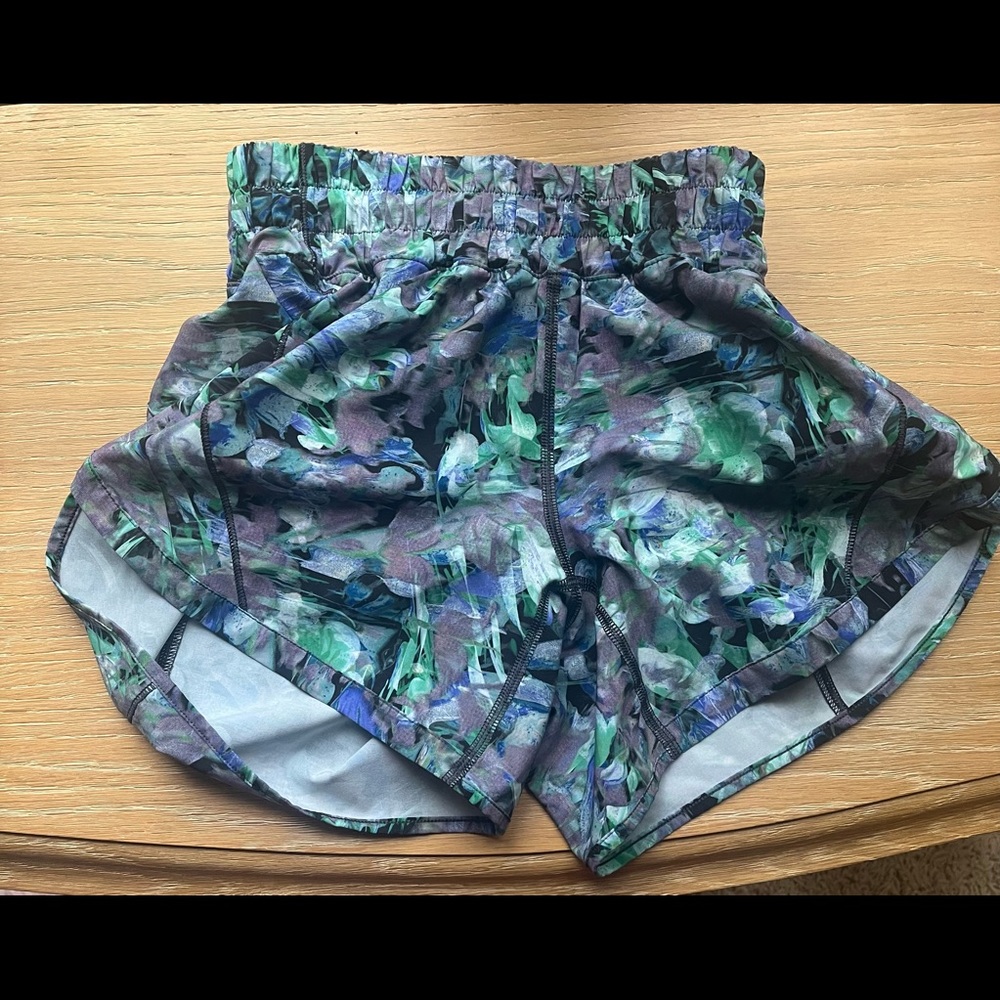 Lululemon size 0, 4 inch inseams